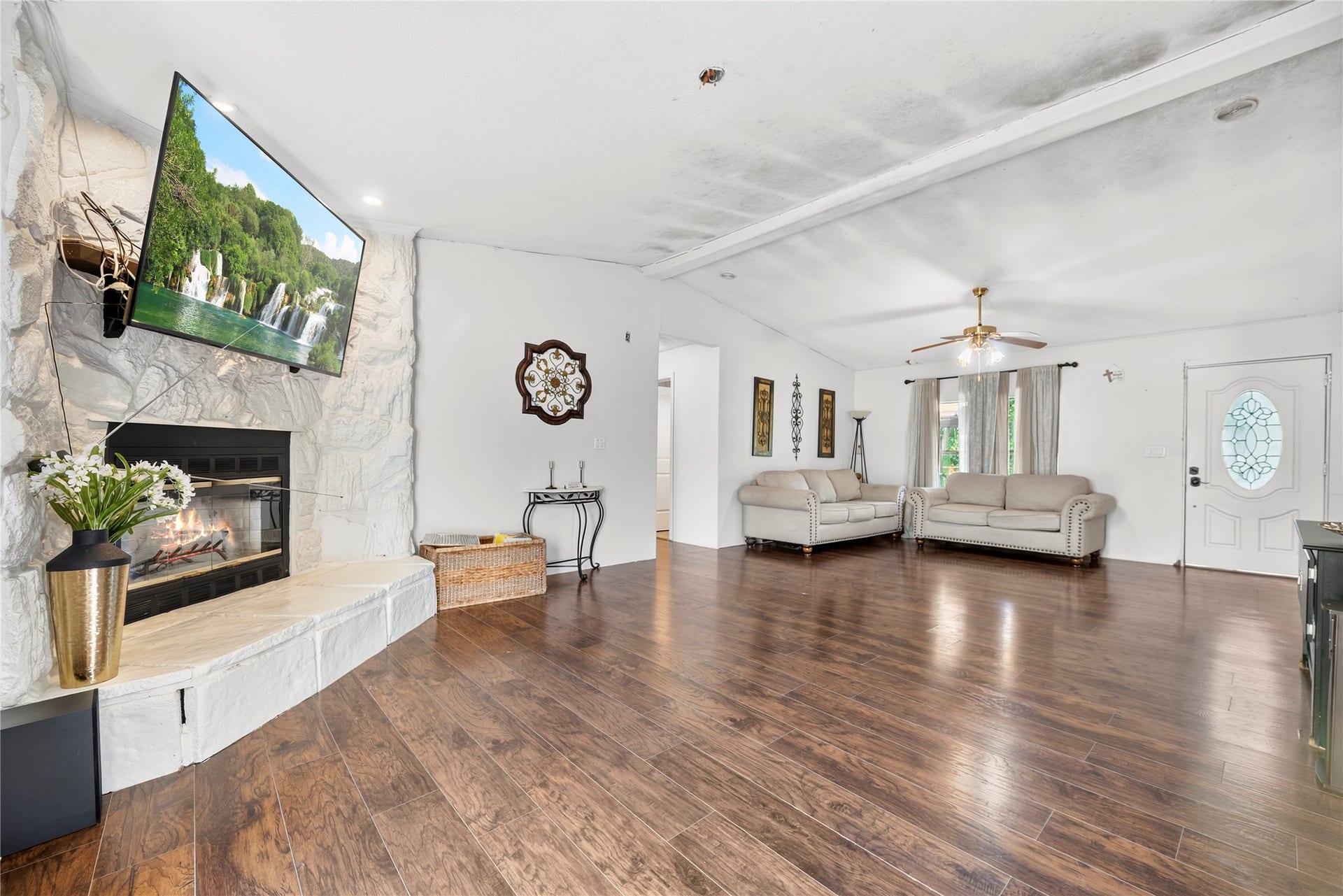 370 County Road 4801, Dayton, TX 77535 370 County Road 4801, Dayton, TX 77535