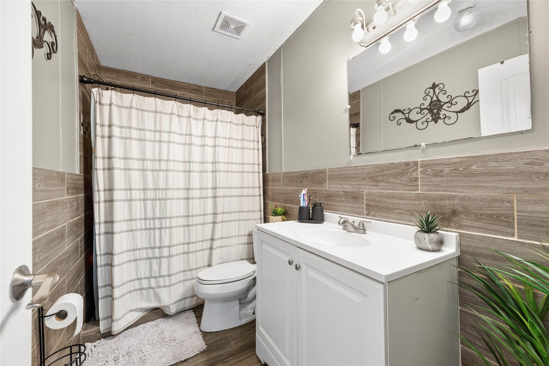 370 County Road 4801, Dayton, TX 77535 370 County Road 4801, Dayton, TX 77535