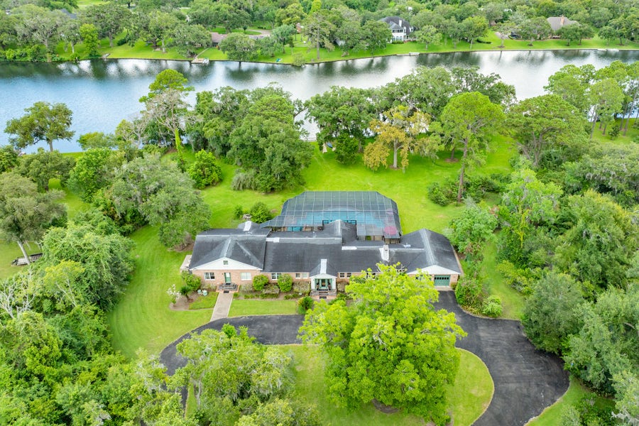 Property photo for 45 Lake Rd Road, Lake Jackson, TX