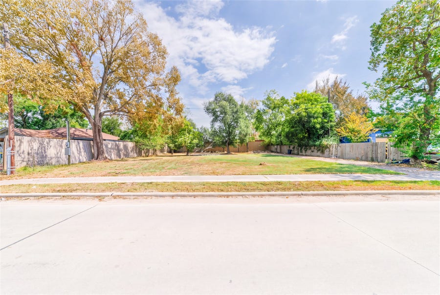 Property photo for 14807 Wagon Trail Road, Pearland, TX