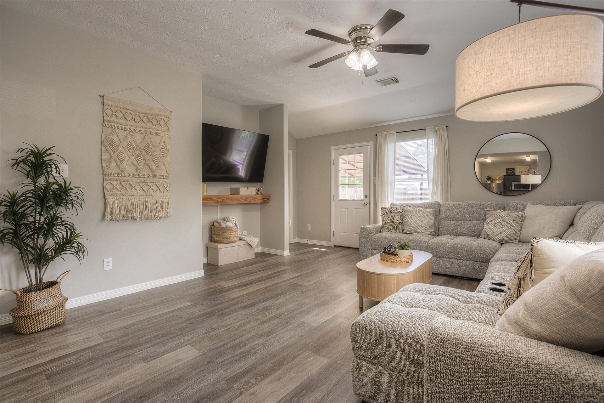 5049 Willow Point Drive, Conroe, TX 77303 5049 Willow Point Drive, Conroe, TX 77303