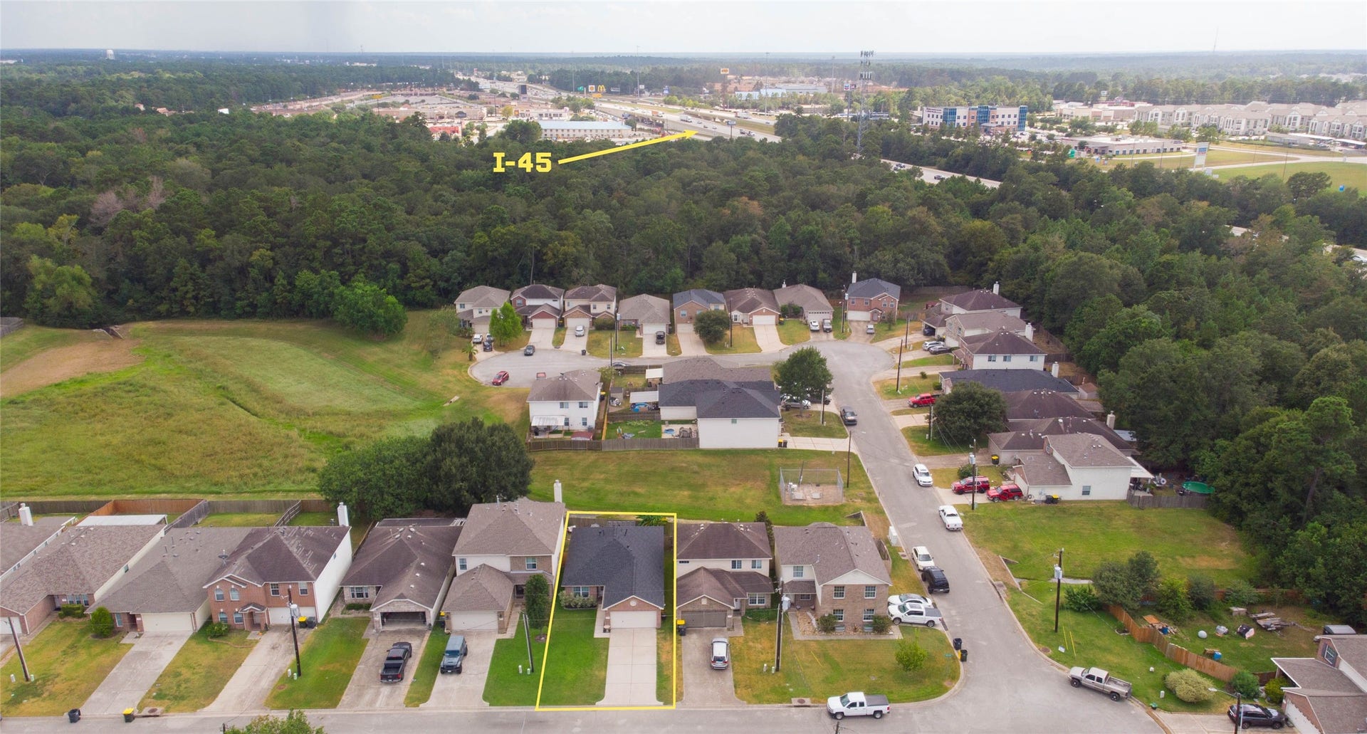 5049 Willow Point Drive, Conroe, TX 77303 5049 Willow Point Drive, Conroe, TX 77303