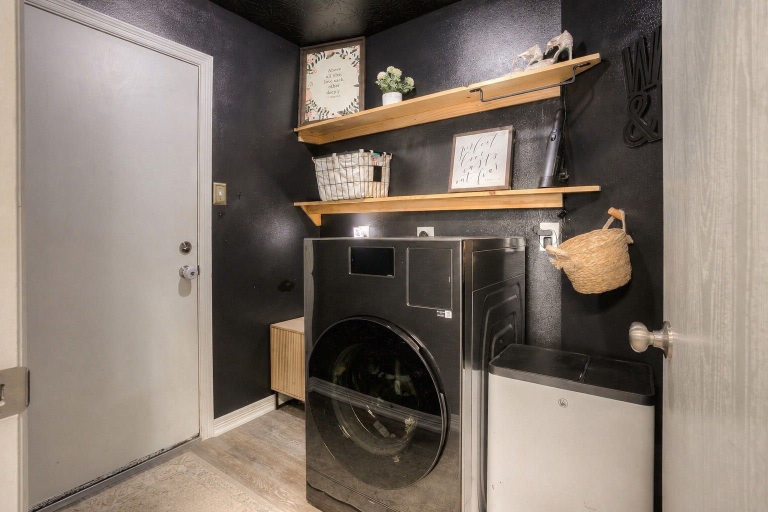 5049 Willow Point Drive, Conroe, TX 77303 5049 Willow Point Drive, Conroe, TX 77303