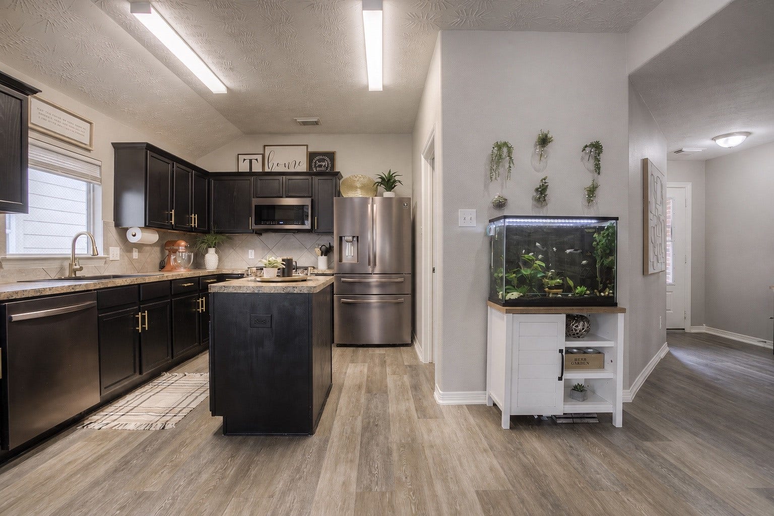 5049 Willow Point Drive, Conroe, TX 77303 5049 Willow Point Drive, Conroe, TX 77303