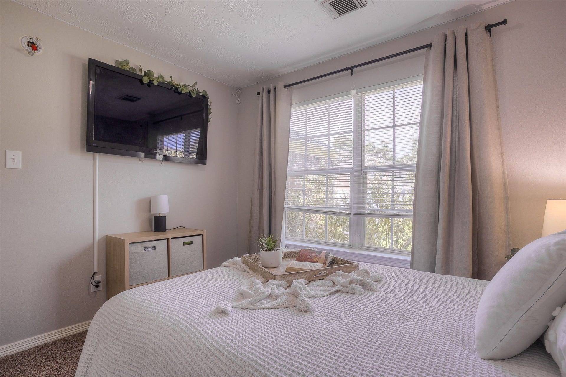 5049 Willow Point Drive, Conroe, TX 77303 5049 Willow Point Drive, Conroe, TX 77303