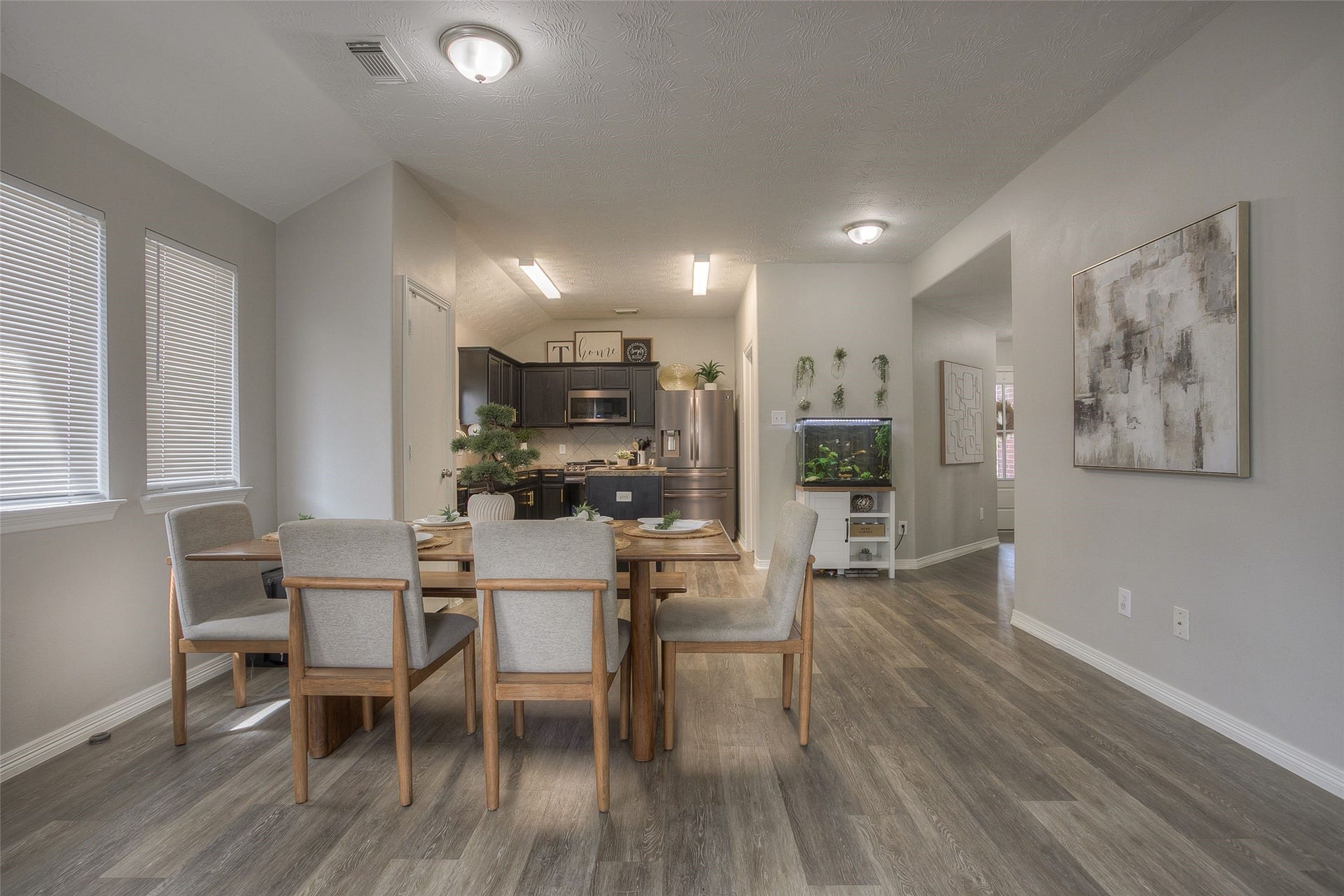 5049 Willow Point Drive, Conroe, TX 77303 5049 Willow Point Drive, Conroe, TX 77303