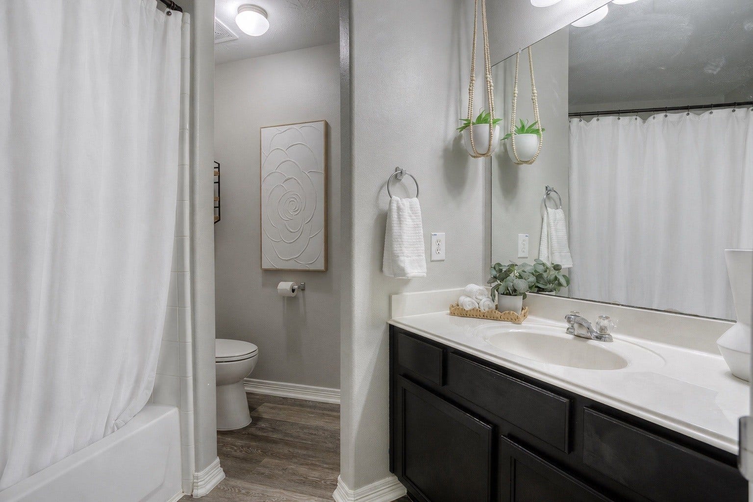 5049 Willow Point Drive, Conroe, TX 77303 5049 Willow Point Drive, Conroe, TX 77303