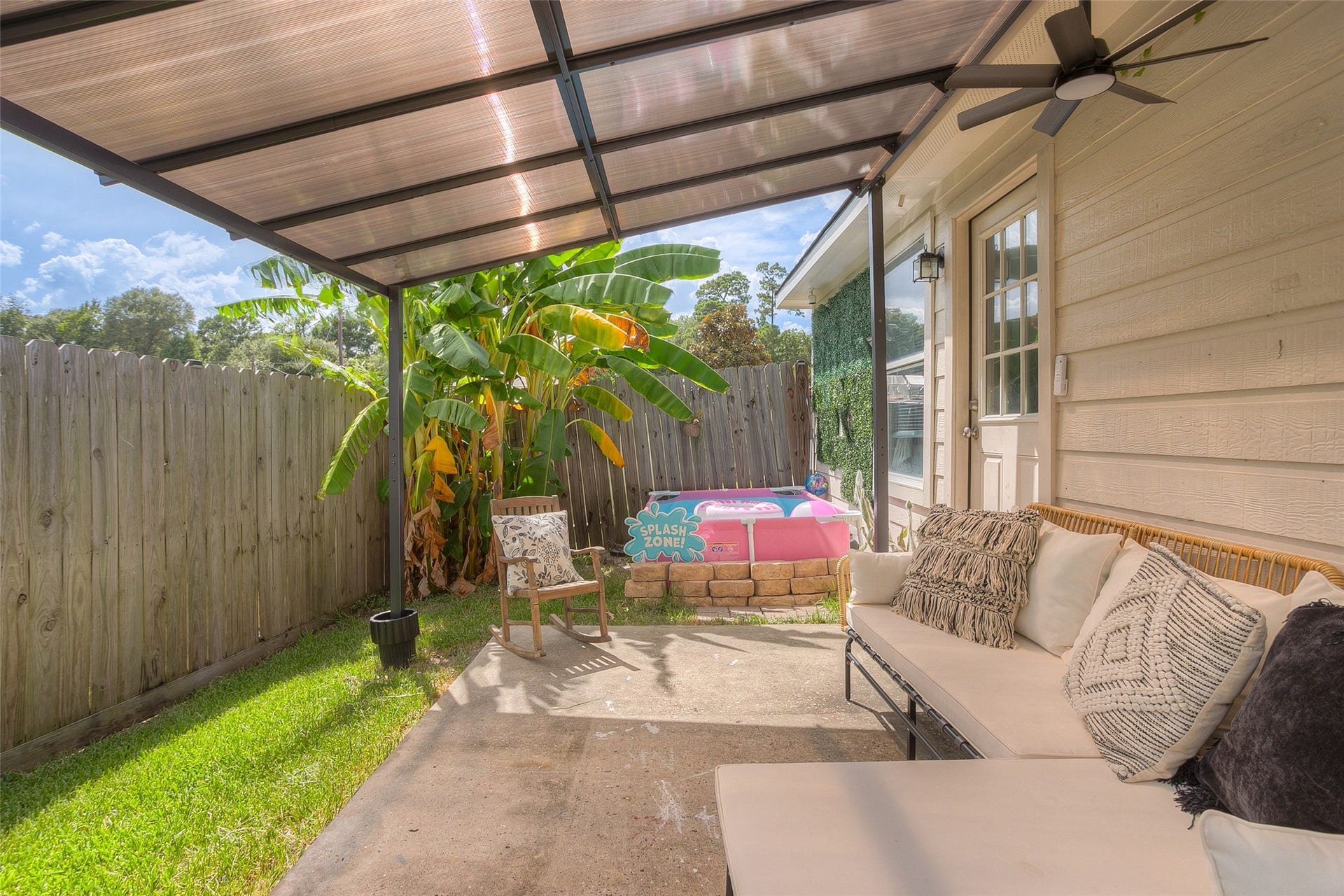 5049 Willow Point Drive, Conroe, TX 77303 5049 Willow Point Drive, Conroe, TX 77303