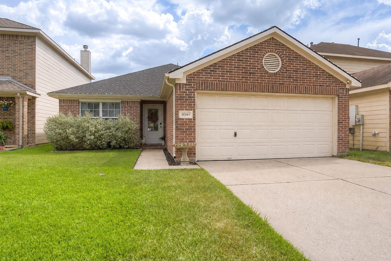 5049 Willow Point Drive, Conroe, TX 77303 5049 Willow Point Drive, Conroe, TX 77303