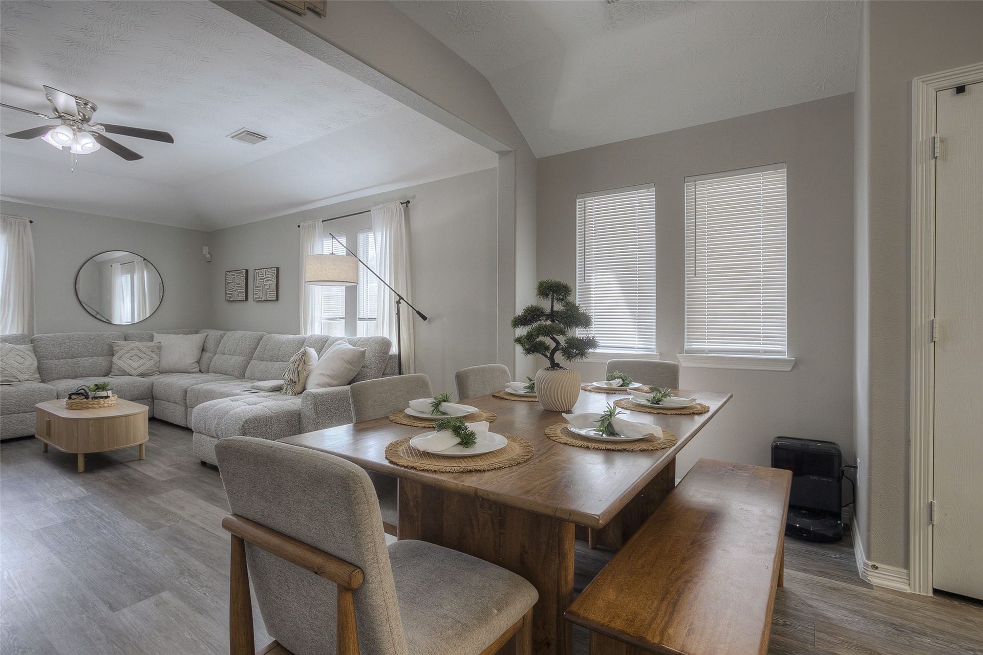 5049 Willow Point Drive, Conroe, TX 77303 5049 Willow Point Drive, Conroe, TX 77303