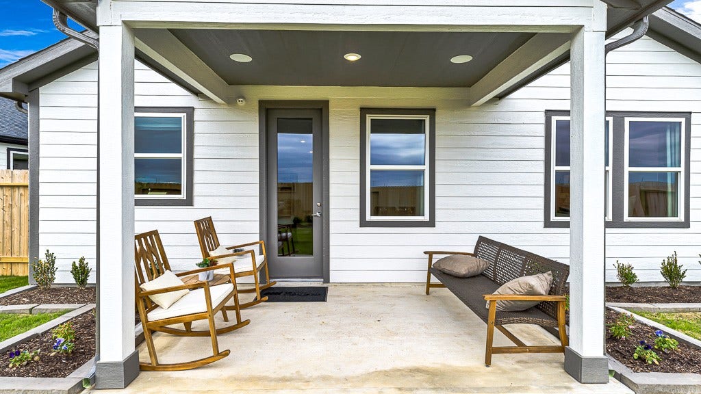 7338 Grand Mason Drive, Cypress, TX 77433 Covered lanai in backyard is perfect to enjoy outdoor lounging.