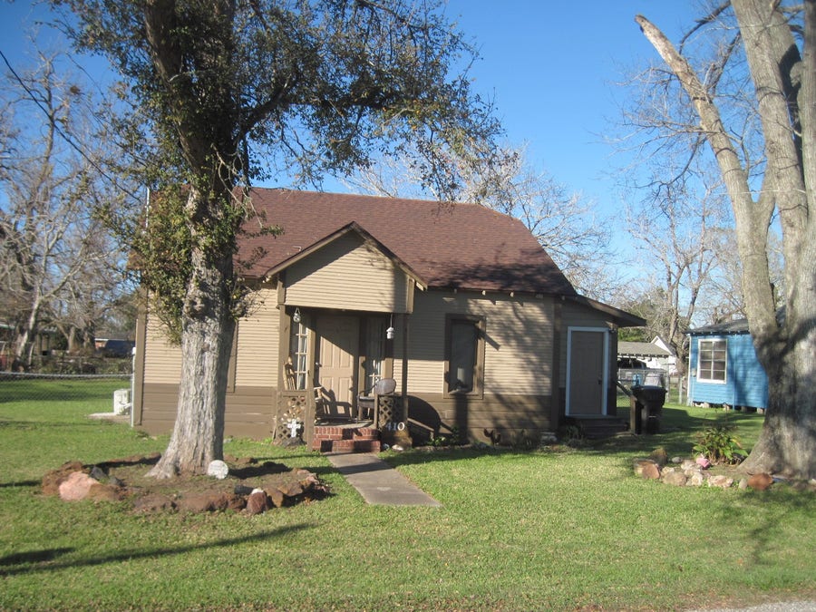 Property photo for 410 W Centre Street, Brazoria, TX