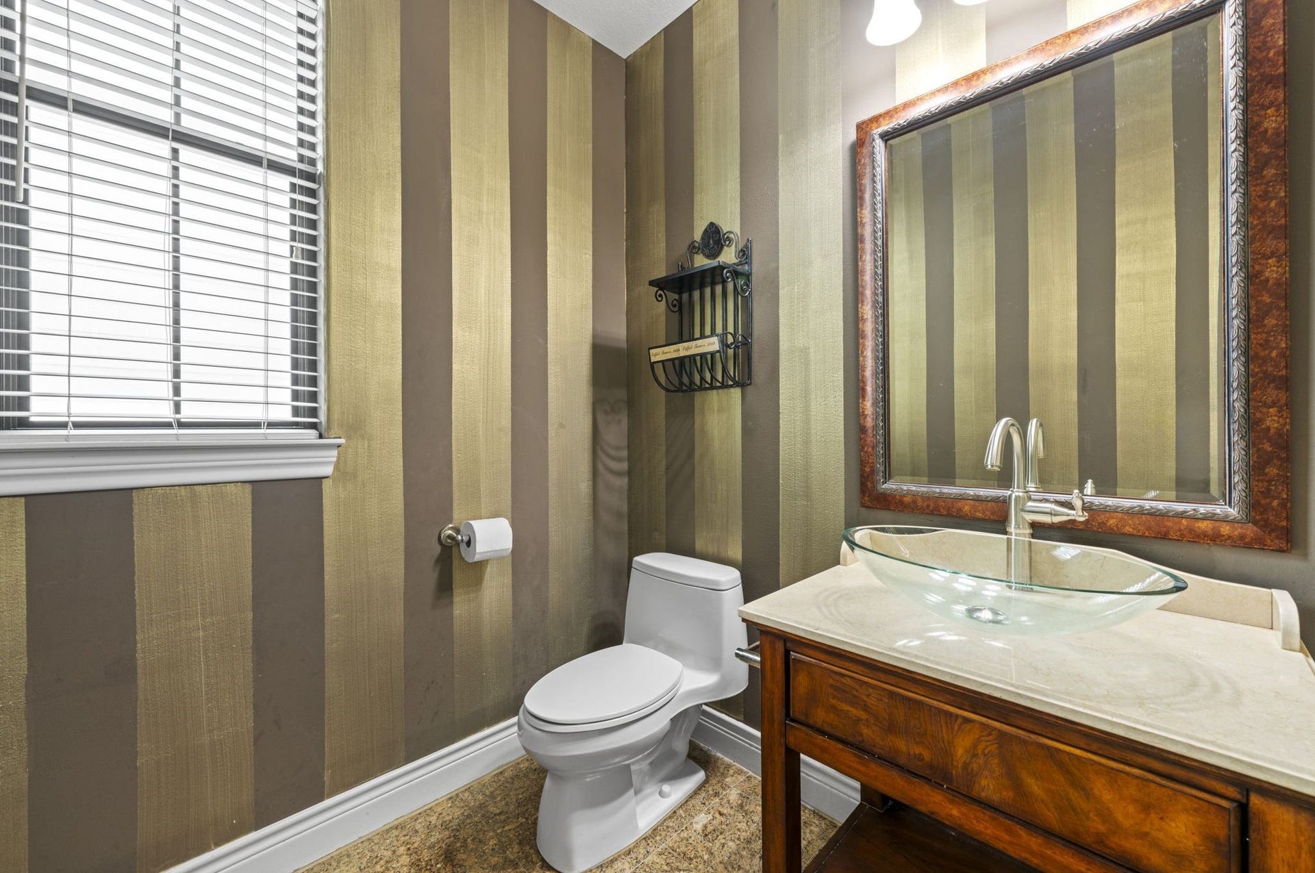 2604 Chenevert Street, Houston, TX 77004 The half bath located on the second floor