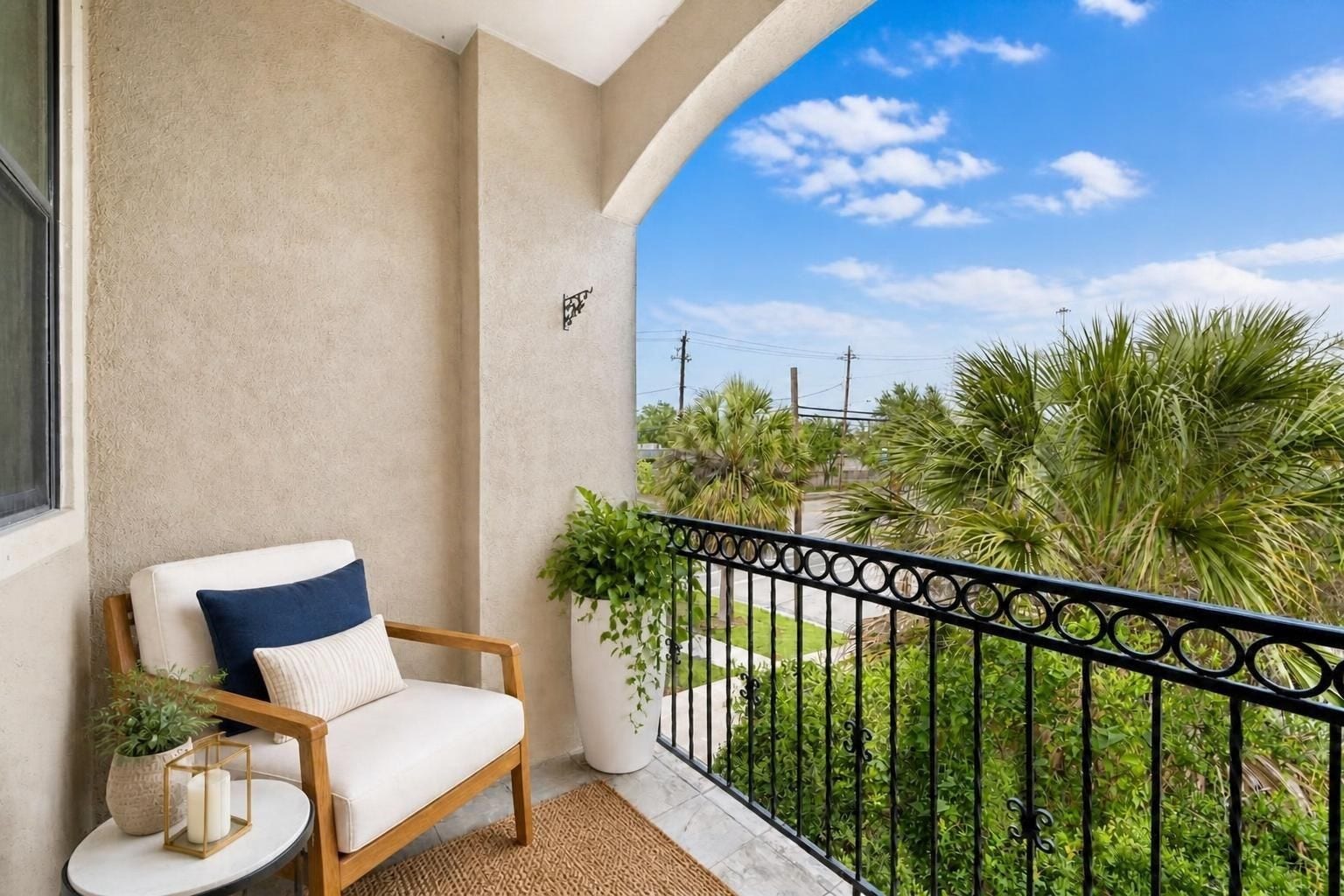2604 Chenevert Street, Houston, TX 77004 The second floor balcony gives a small outside retreat - Virtually staged