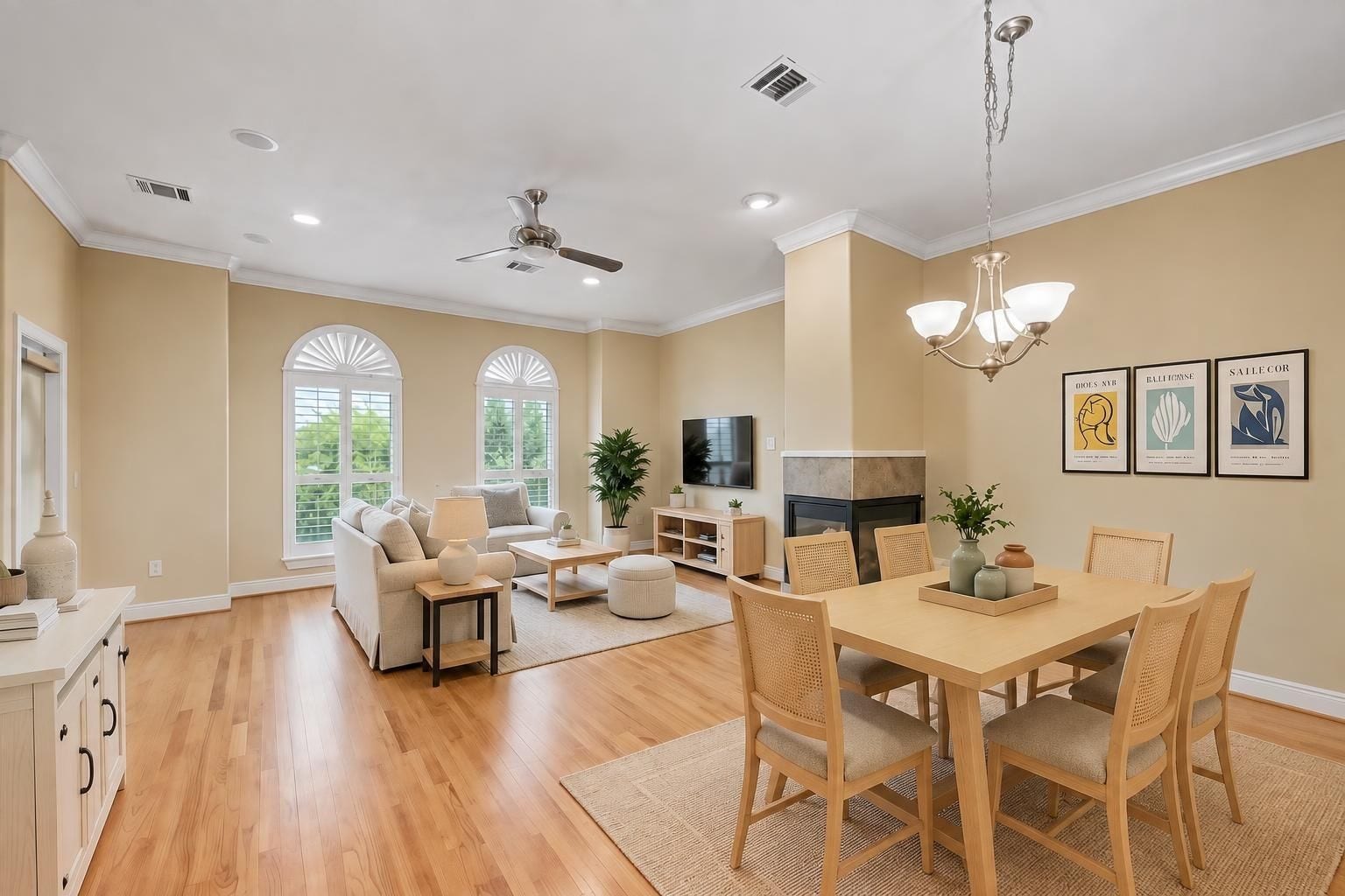 2604 Chenevert Street, Houston, TX 77004 Plenty of natural lighting throughout the home! - Virtually staged