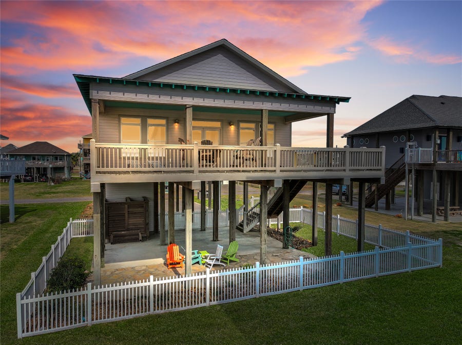 Property photo for 2570 Whitecap, Crystal Beach, TX