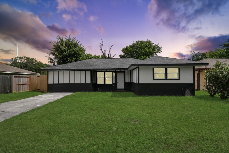 Property photo for 213 W 8th Street, Deer Park, TX