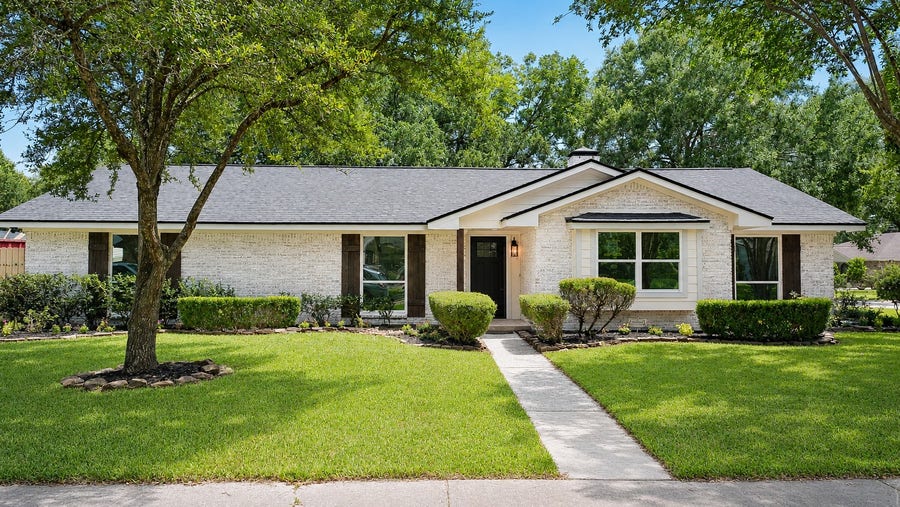 Property photo for 2301 Morning Drive, Baytown, TX