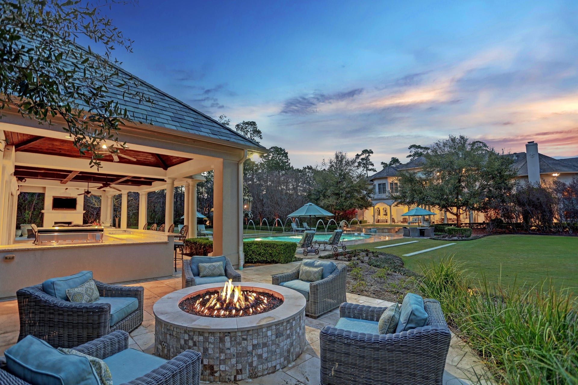 36 Saddlebrook Court, Tomball, TX 77375 Sunsets become a work of art as you gaze upon the sky from your outdoor fire pit, and meticulously kept property.