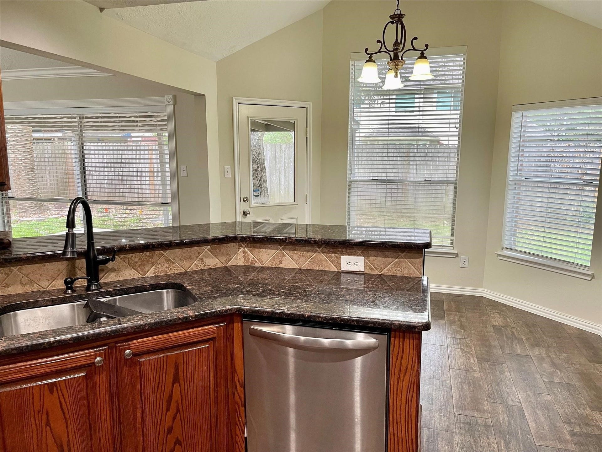 2216 Westminister Street, Pearland, TX 77581 Another view of breakfast bar open to living and BN
