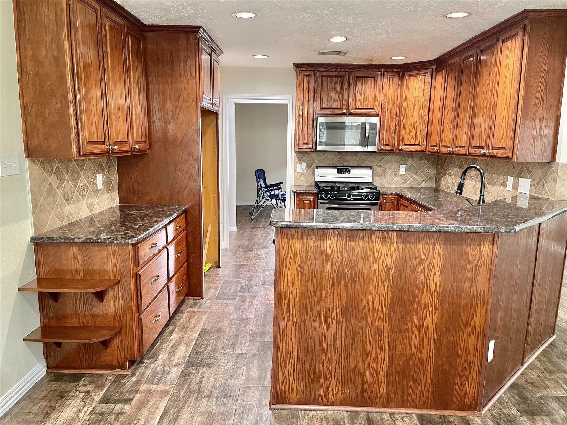 2216 Westminister Street, Pearland, TX 77581 Spacious Kitchen