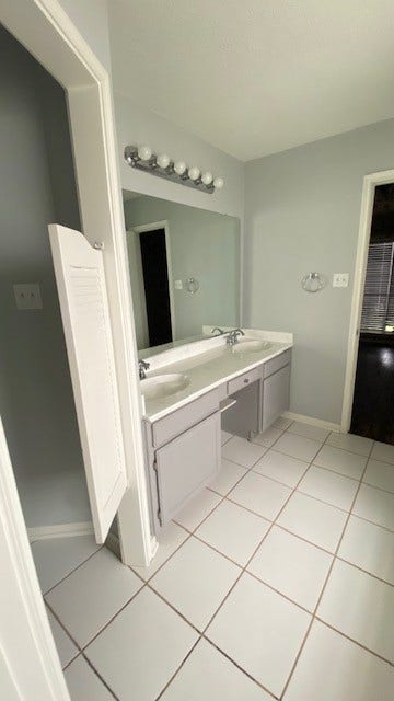 2216 Westminister Street, Pearland, TX 77581 Master Bath