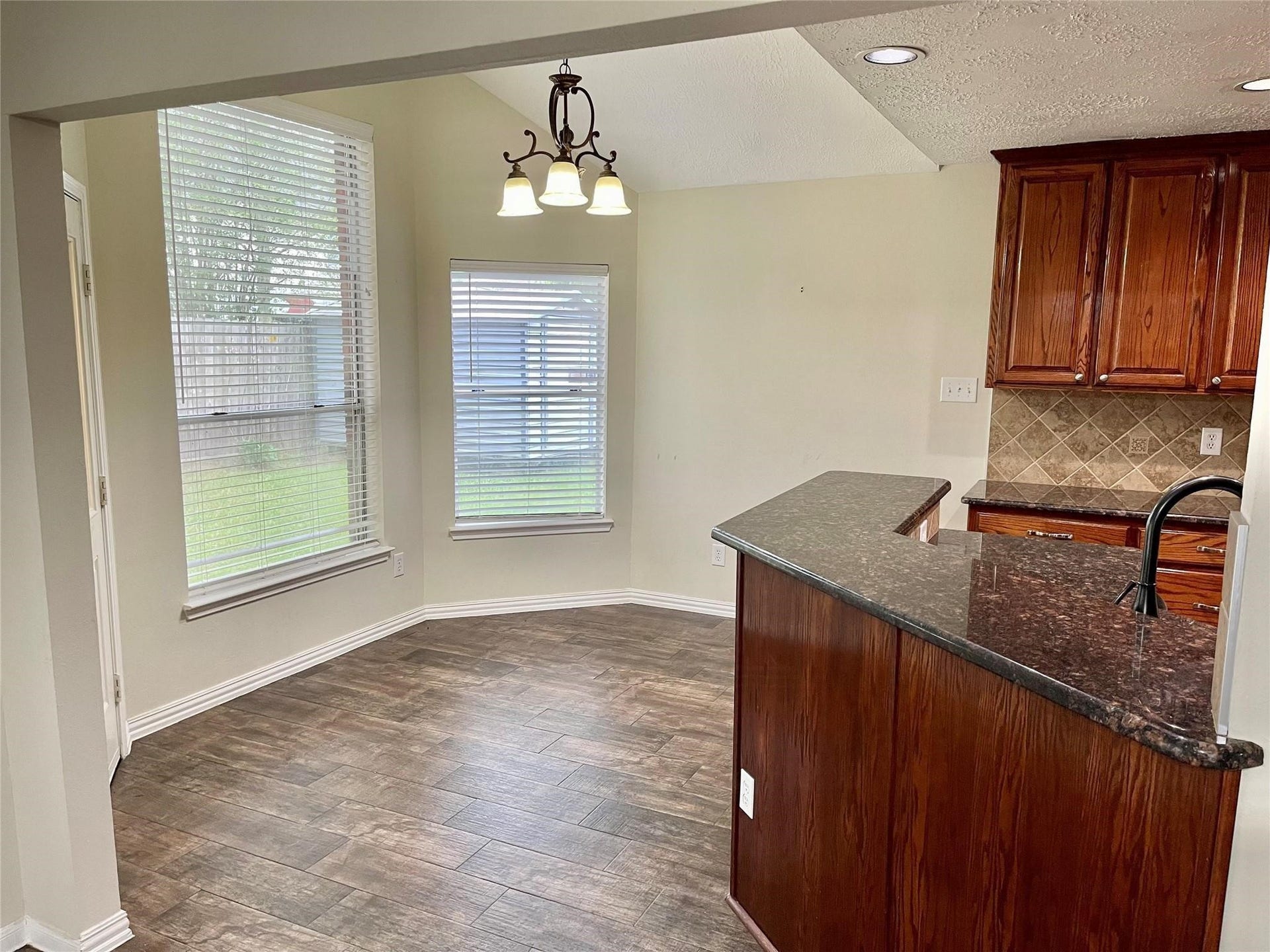 2216 Westminister Street, Pearland, TX 77581 Breakfast Nook