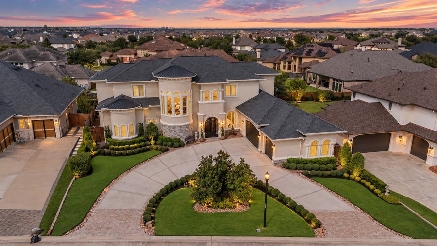 Property photo for 19110 S Frio River Circle, Cypress, TX