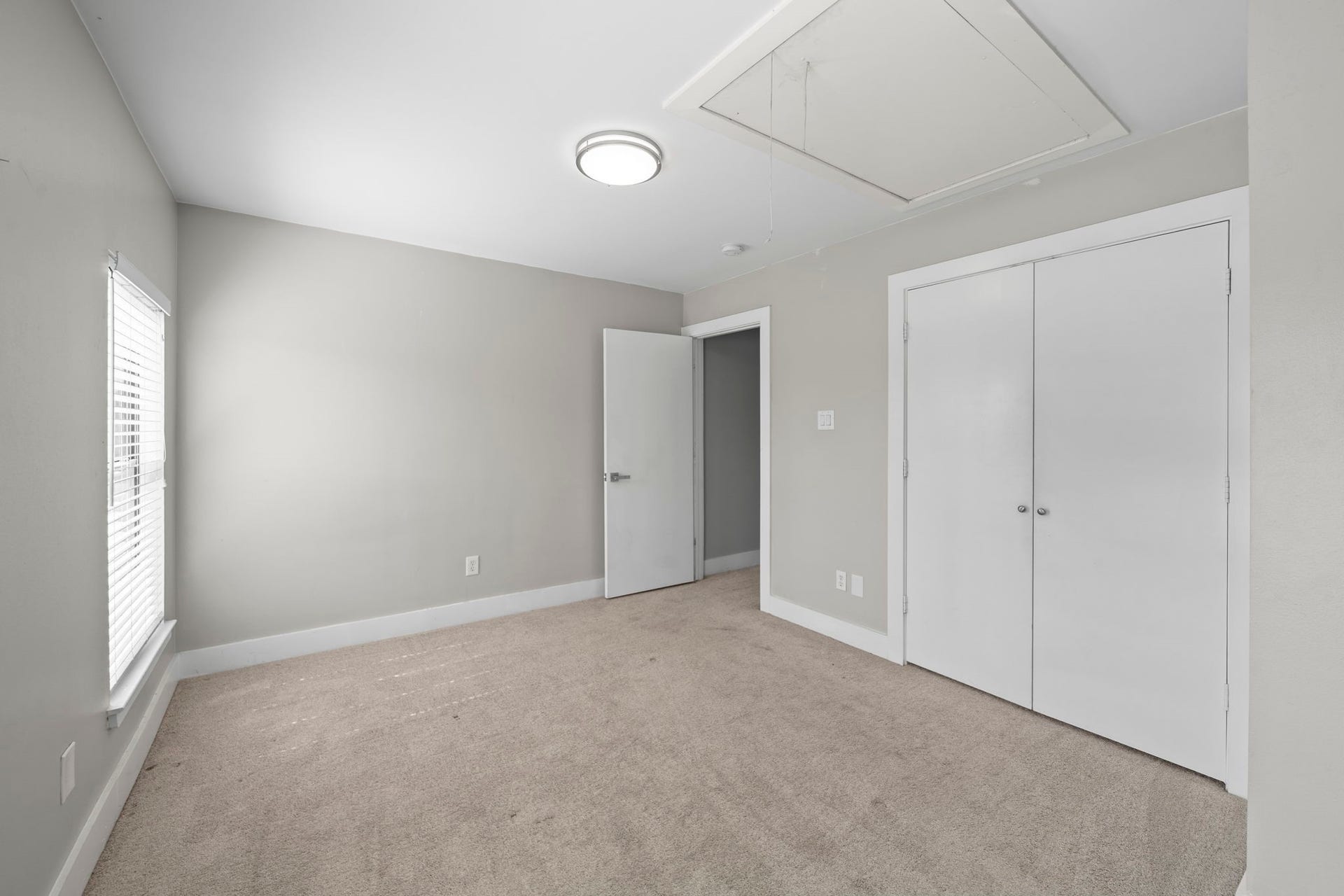 2154 Arabelle Street, Houston, TX 77007 Bedroom - Located on the third floor (Not primary)