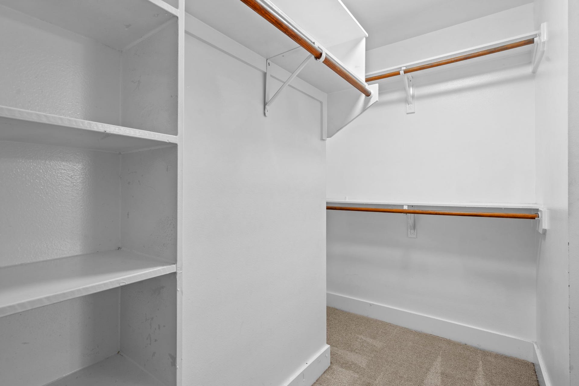 2154 Arabelle Street, Houston, TX 77007 The closet space adds practical storage for clothing, linens, and everyday organization. In a three-story layout, these storage details help the home live more comfortably.