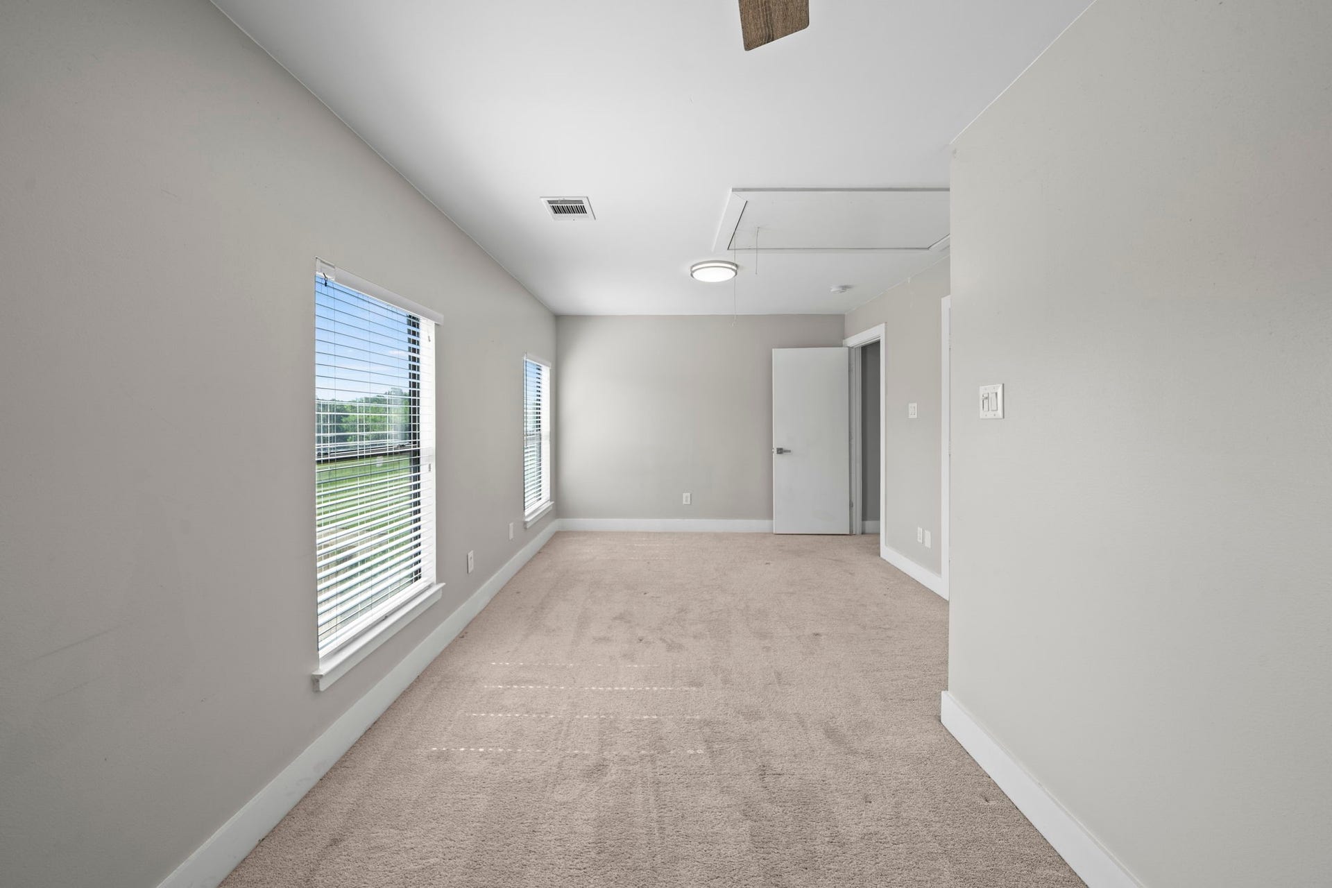 2154 Arabelle Street, Houston, TX 77007 Bedroom - Located on the third floor (Not primary)