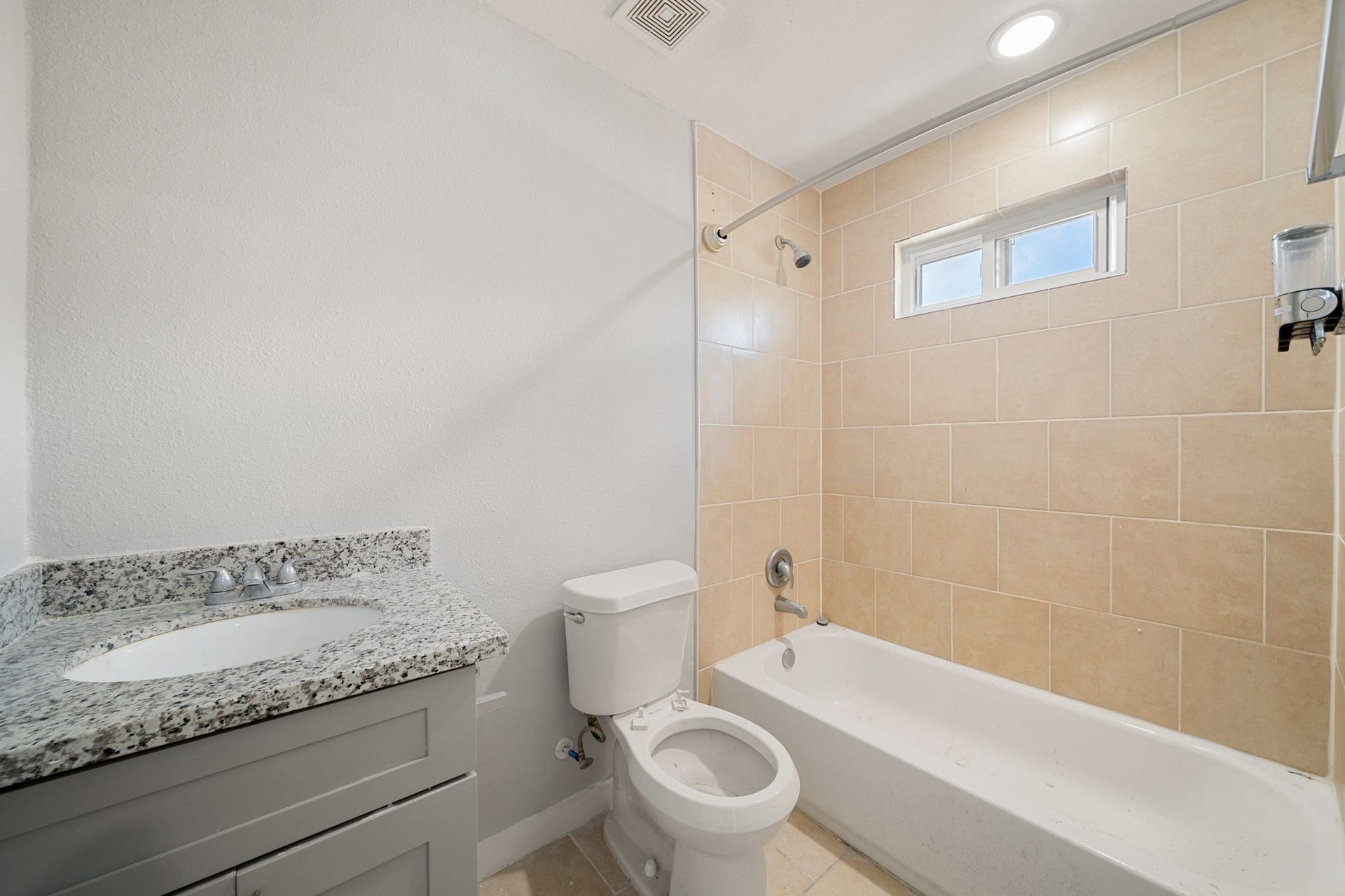 4114 Majestic Street, #A/B, Houston, TX 77026 4114 Majestic Street, #A/B, Houston, TX 77026