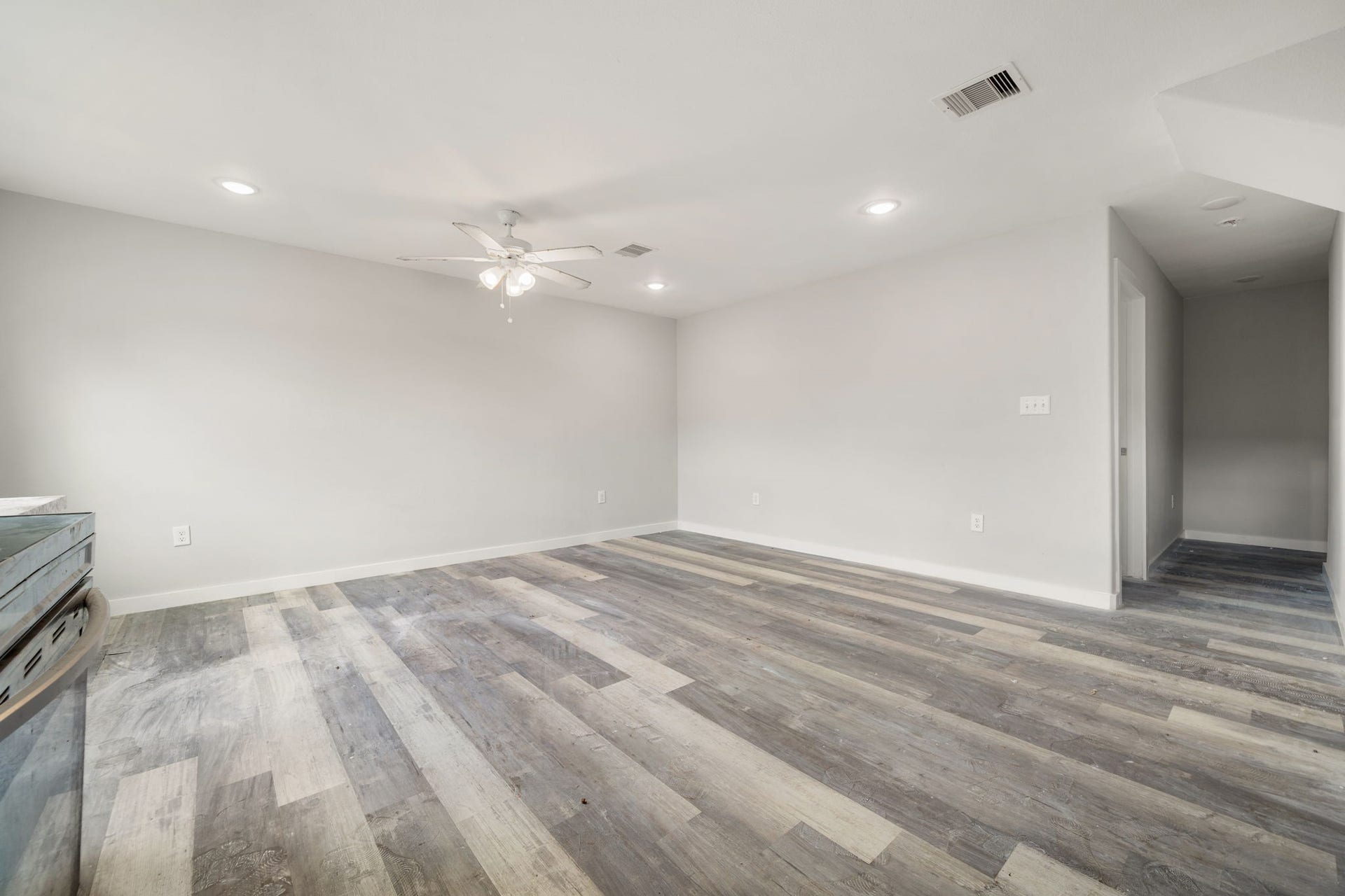 4114 Majestic Street, #A/B, Houston, TX 77026 4114 Majestic Street, #A/B, Houston, TX 77026