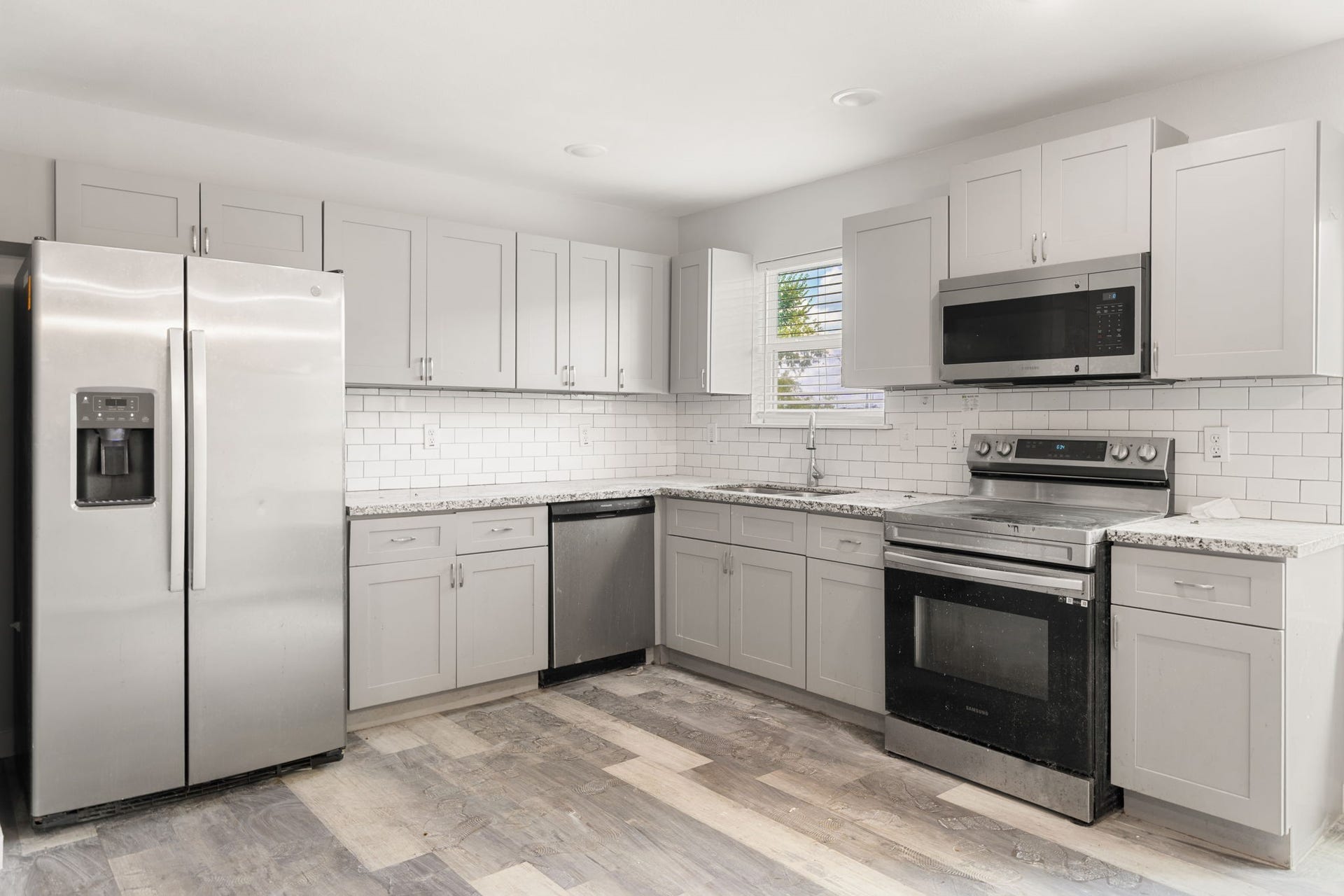 4114 Majestic Street, #A/B, Houston, TX 77026 4114 Majestic Street, #A/B, Houston, TX 77026