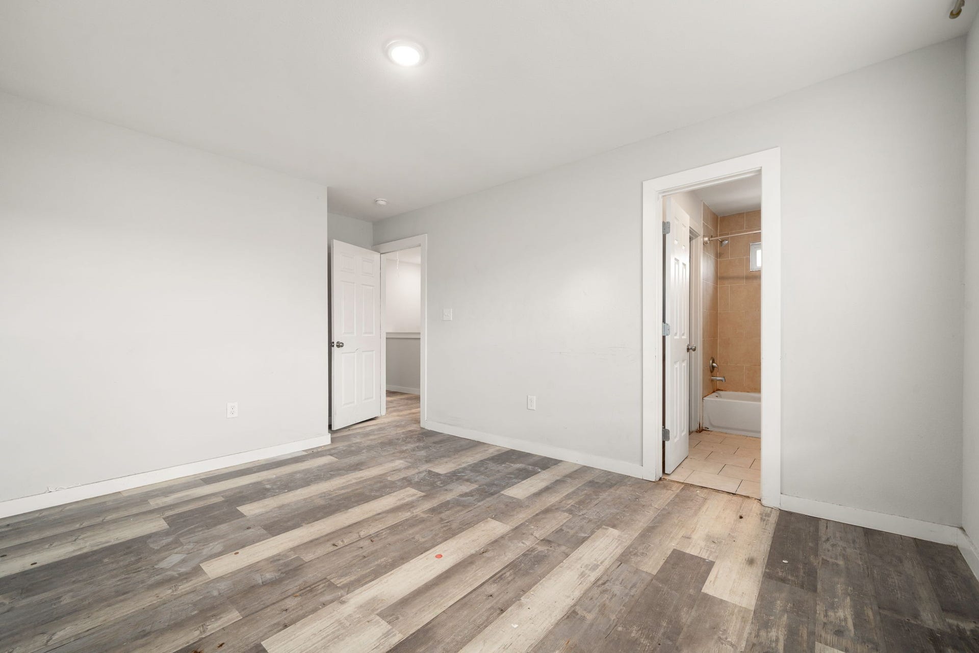 4114 Majestic Street, #A/B, Houston, TX 77026 4114 Majestic Street, #A/B, Houston, TX 77026