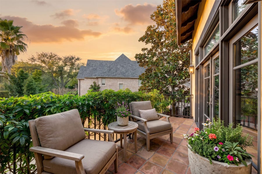 Property photo for 16 Lana Lane, #B, Houston, TX