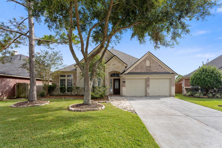 Property photo for 6111 Windsor Chase Lane, League City, TX