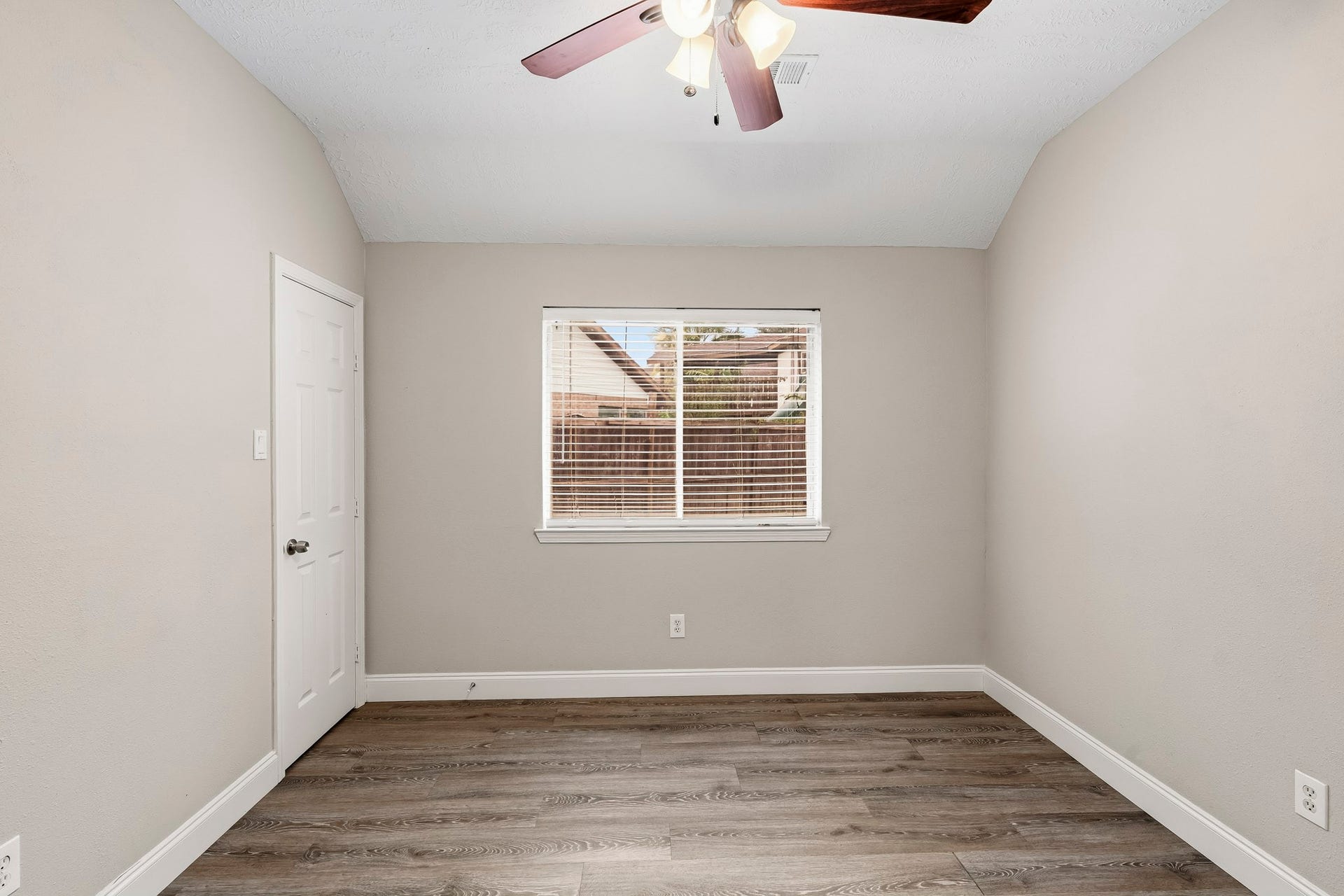 4151 S Nolan Drive, Pearland, TX 77584