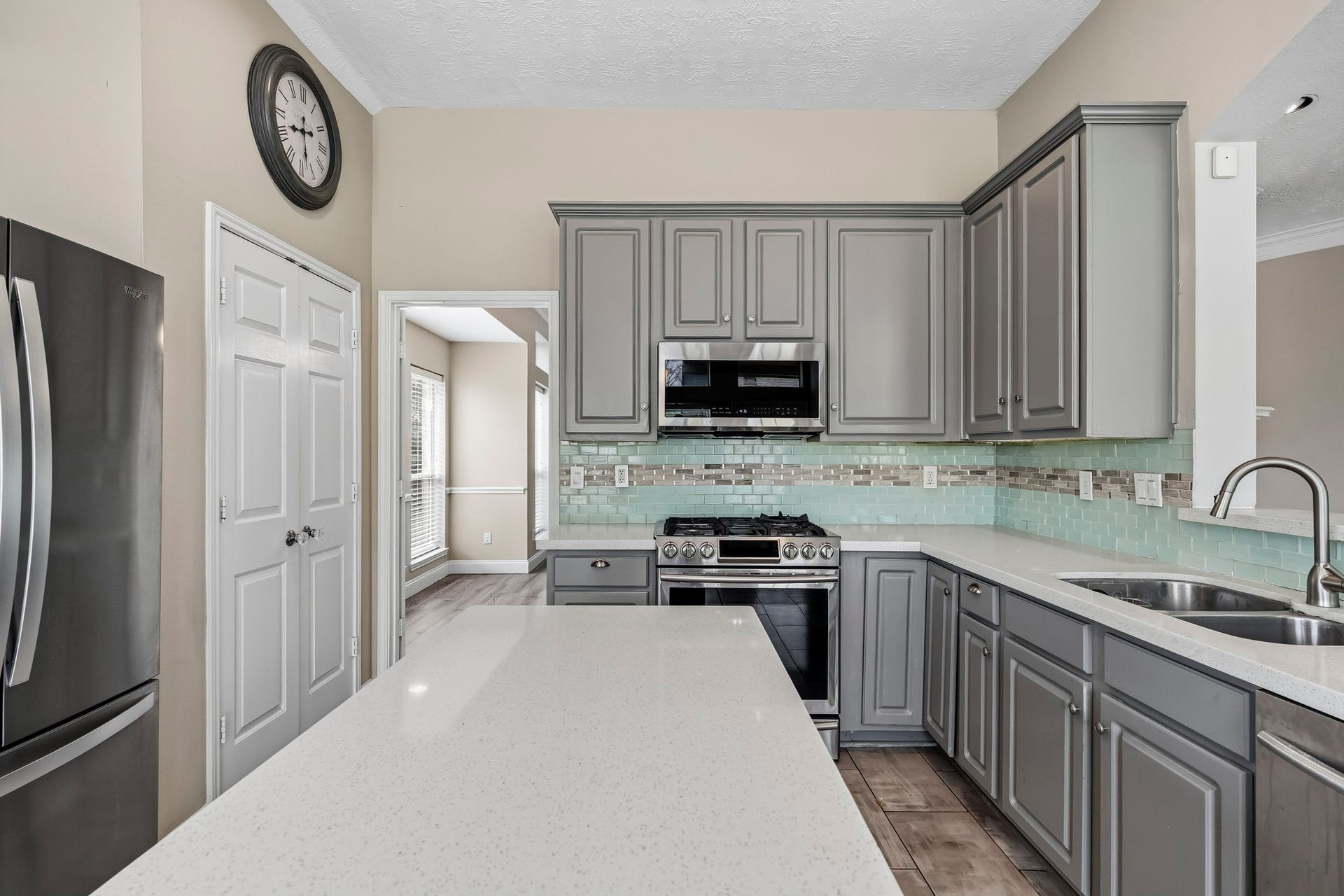 4151 S Nolan Drive, Pearland, TX 77584