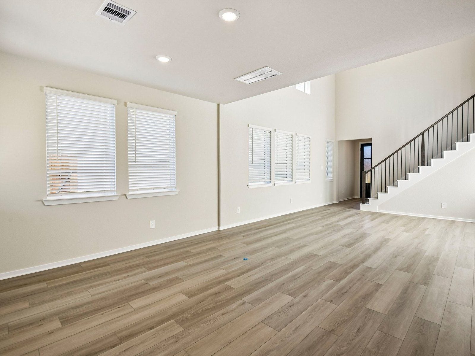 9147 Banpo Heights Drive, Cypress, TX 77433 Photo is not of the actual home, but is an inspirational photo of builder's model home and may depict options, furnishings, and/or decorator features that are not included.