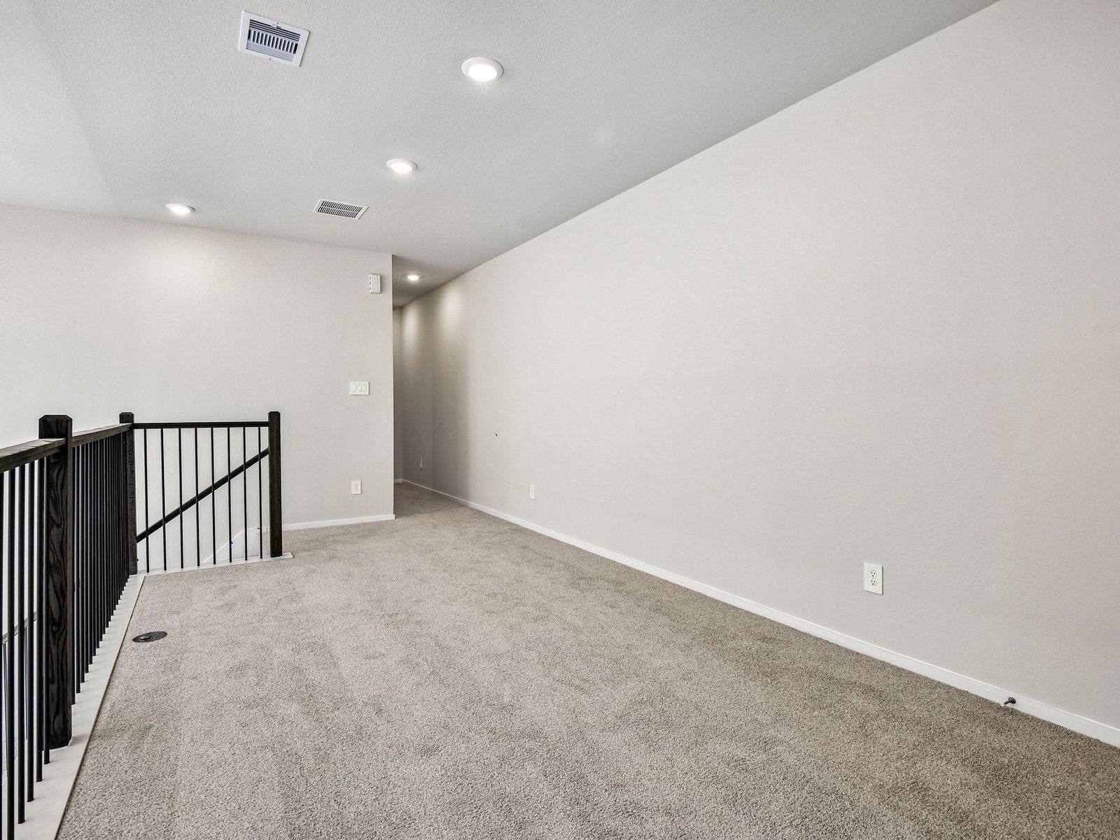 9147 Banpo Heights Drive, Cypress, TX 77433 Photo is not of the actual home, but is an inspirational photo of builder's model home and may depict options, furnishings, and/or decorator features that are not included.