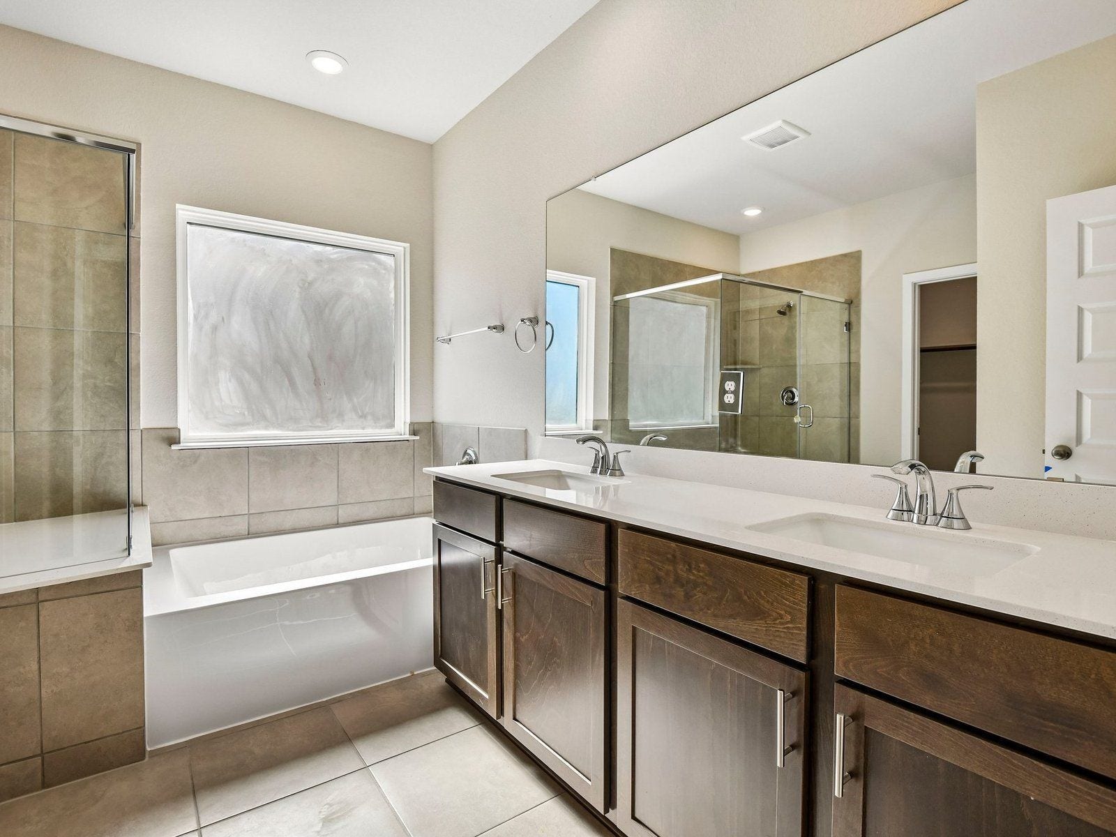 9147 Banpo Heights Drive, Cypress, TX 77433 Photo is not of the actual home, but is an inspirational photo of builder's model home and may depict options, furnishings, and/or decorator features that are not included.