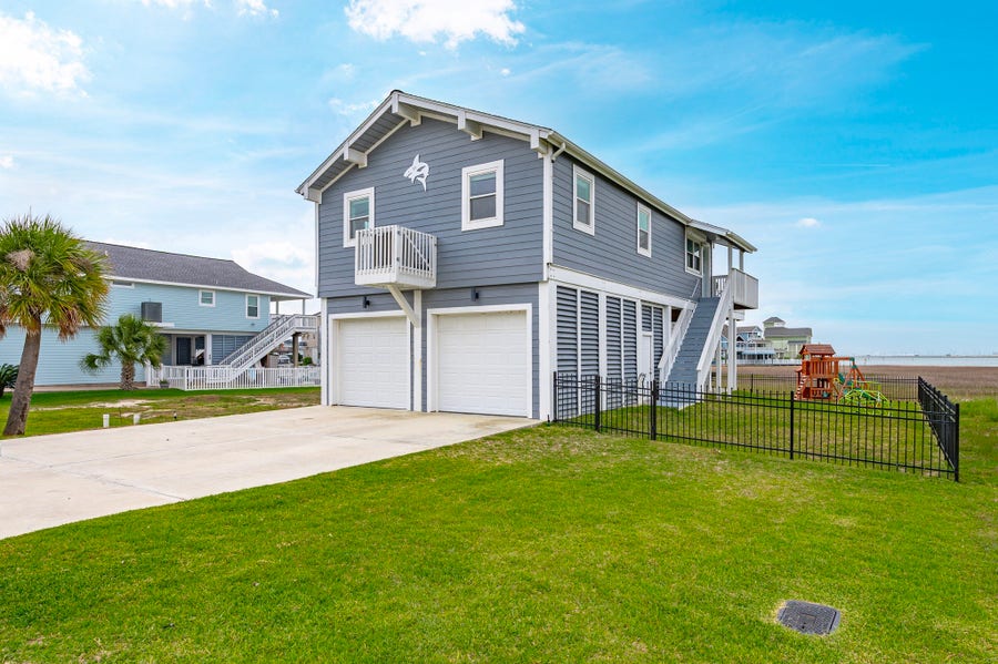 Property photo for 944 Tiki Drive, Tiki Island, TX
