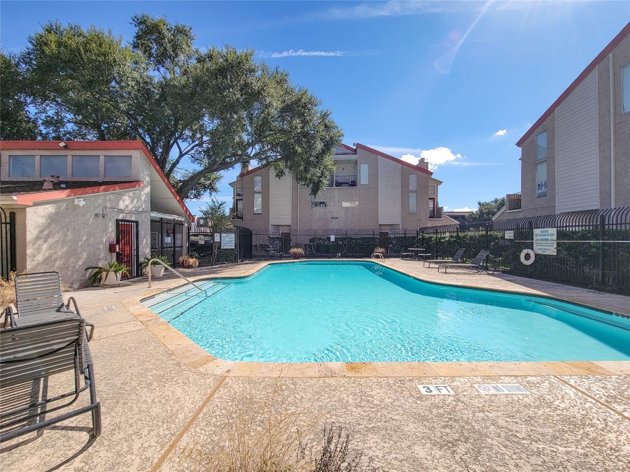 Property photo for 10855 Meadowglen Lane, #810, Houston, TX