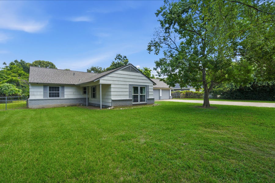 Property photo for 14906 Quaking Aspen Drive, Tomball, TX