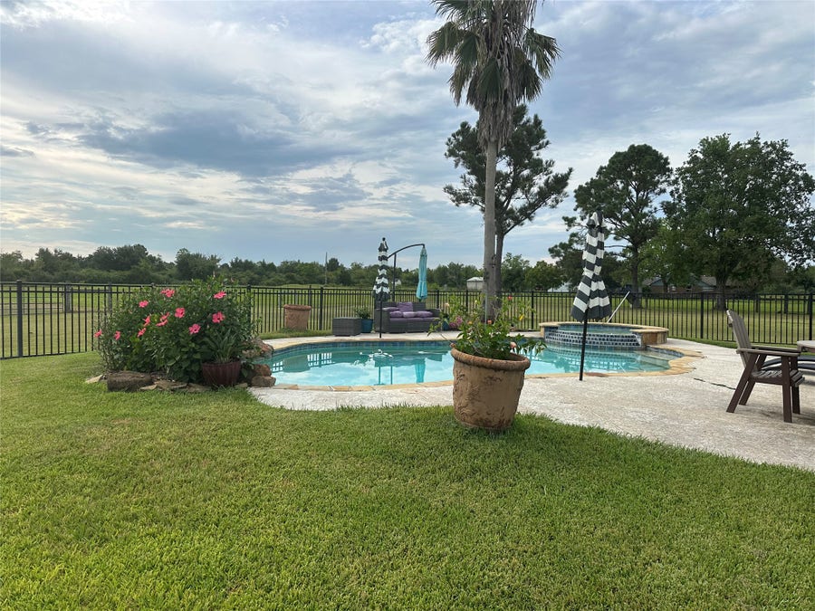 Property photo for 5250 Lauren Road, Alvin, TX
