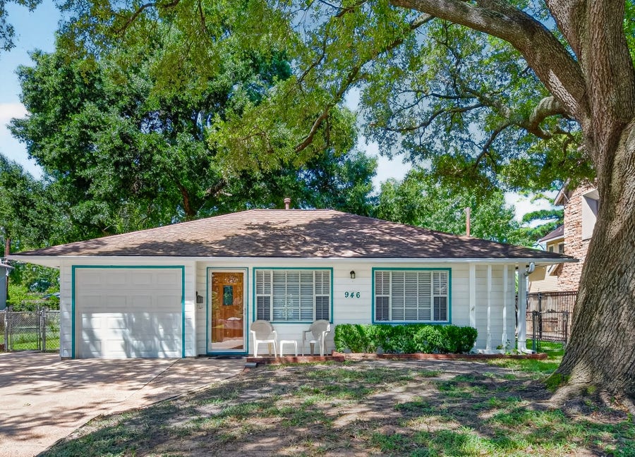 Property photo for 946 Lamonte Lane, Houston, TX