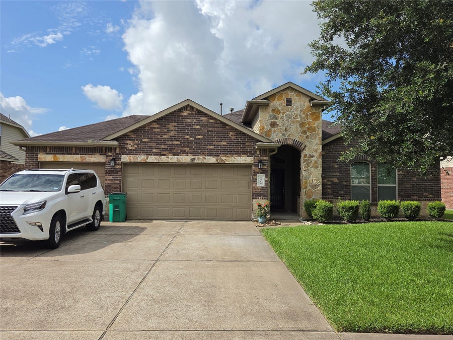 Property photo for 2514 Copper Fields Drive, Rosharon, TX