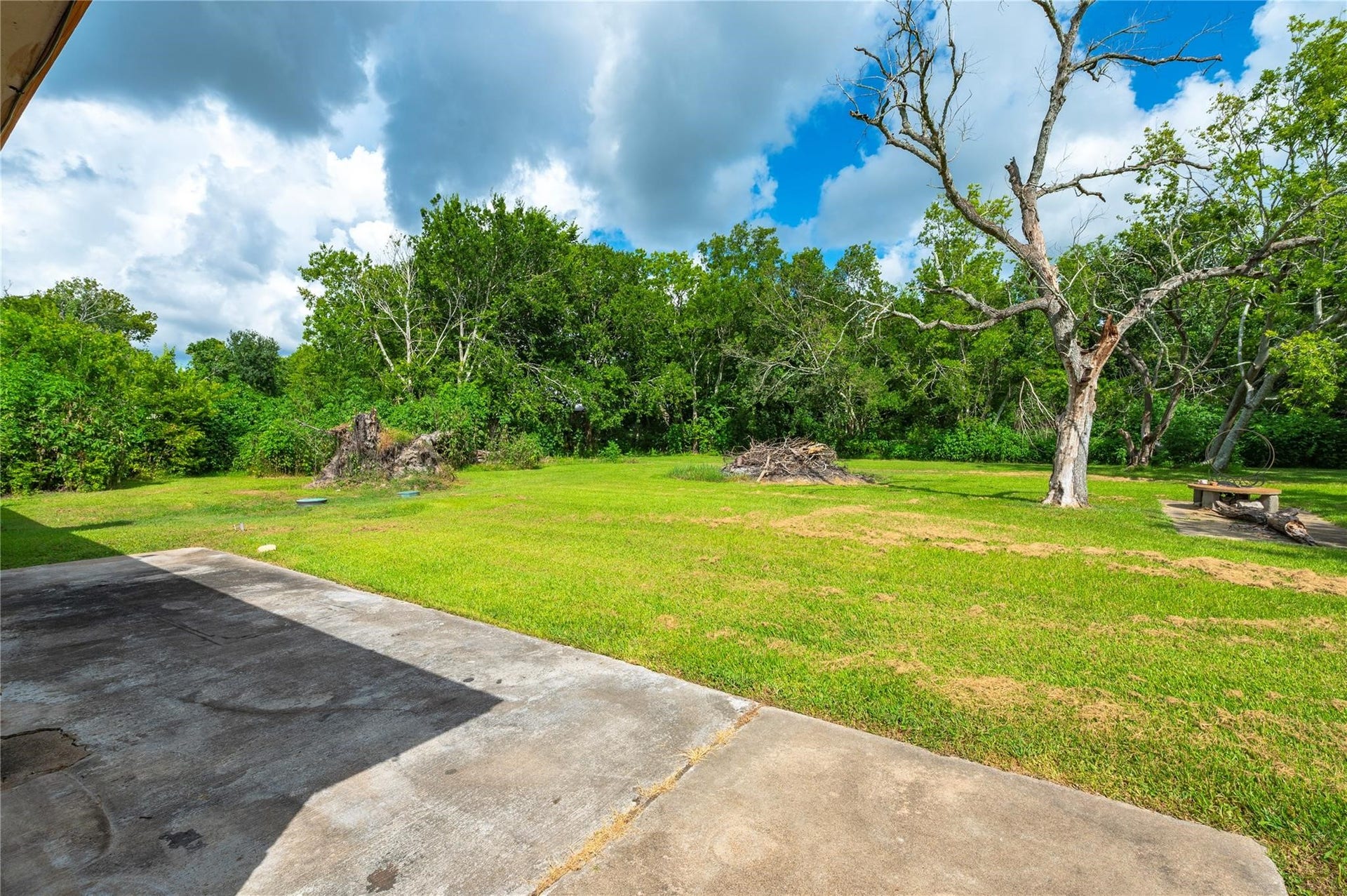 1857 County Road 99, Alvin, TX 77511 1857 County Road 99, Alvin, TX 77511