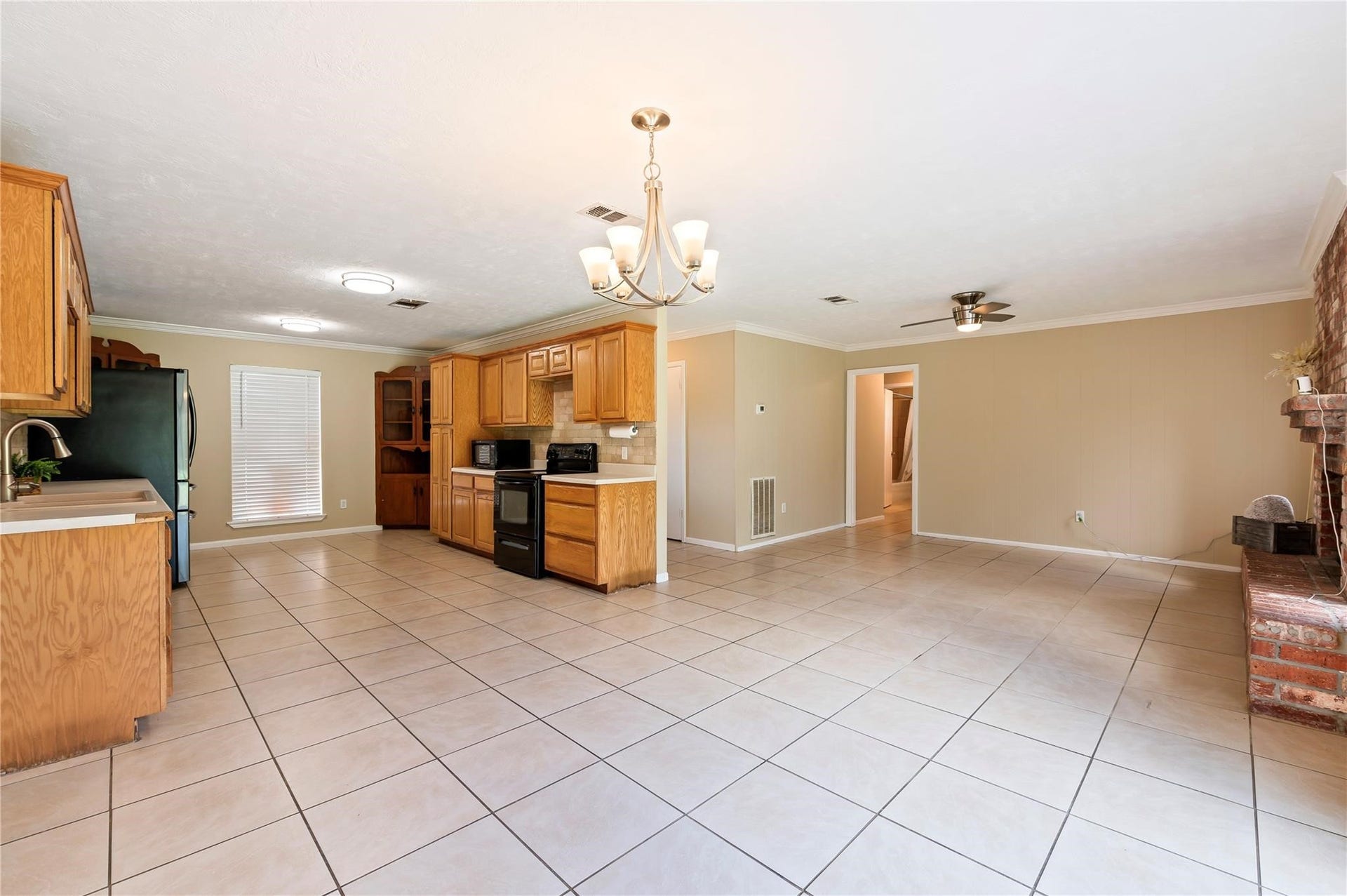 1857 County Road 99, Alvin, TX 77511 1857 County Road 99, Alvin, TX 77511
